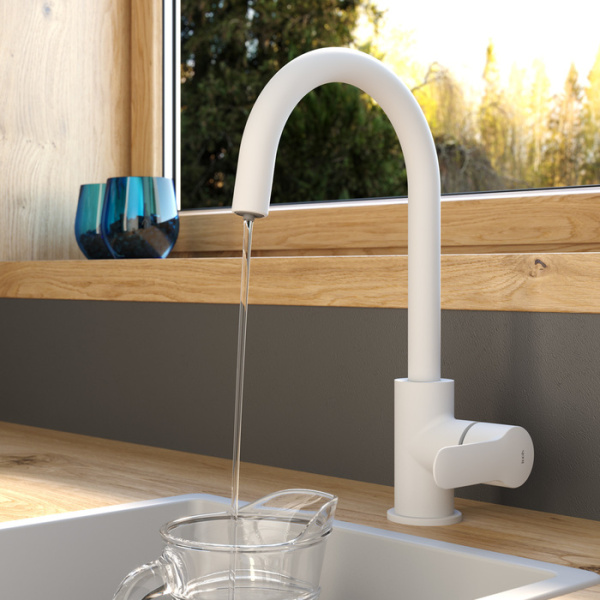 Смеситель для кухни IDDIS Cuba с каналом для фильтрованной воды белый, матовый (CUBWTFJi05)